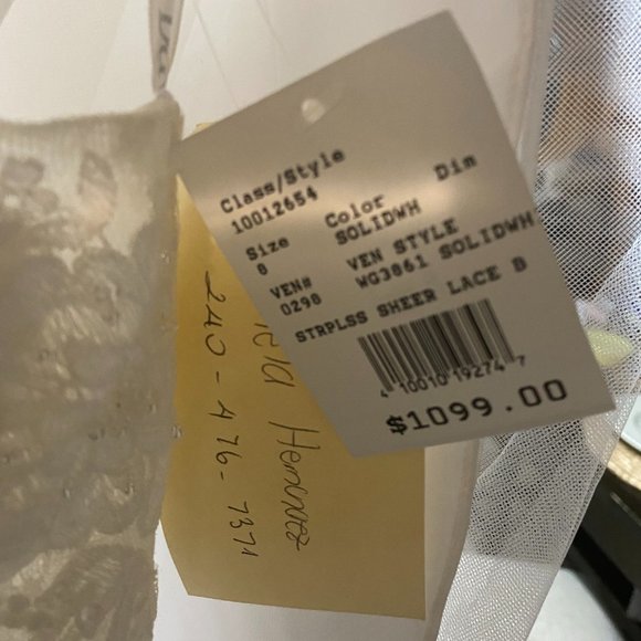NEVER USED BRAND NEW WEDDING DRESS - Picture 1 of 6